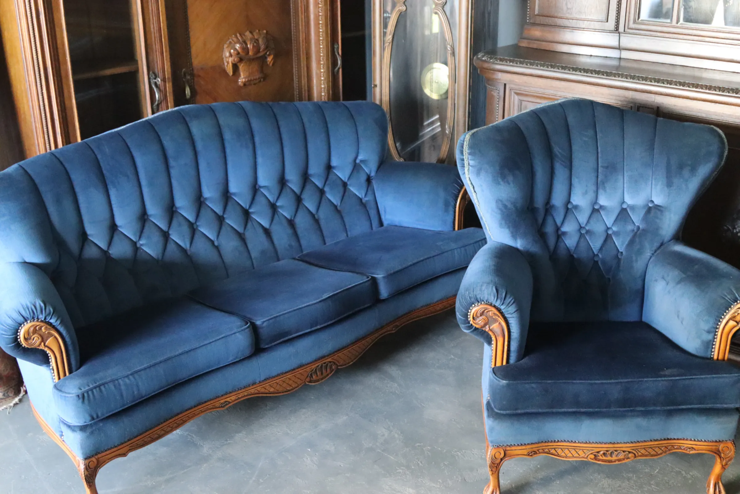 Kobaltowy Komplet Ludwikowski – Welurowa Sofa + Fotel | retro / vintage / glamour