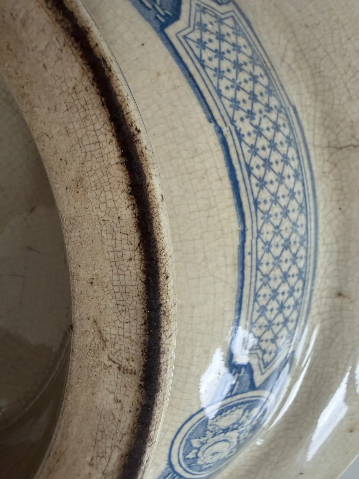 Zabytkowa misa fajansowa „English Earthenware Depot” z uchwytami, dekor kobaltowy