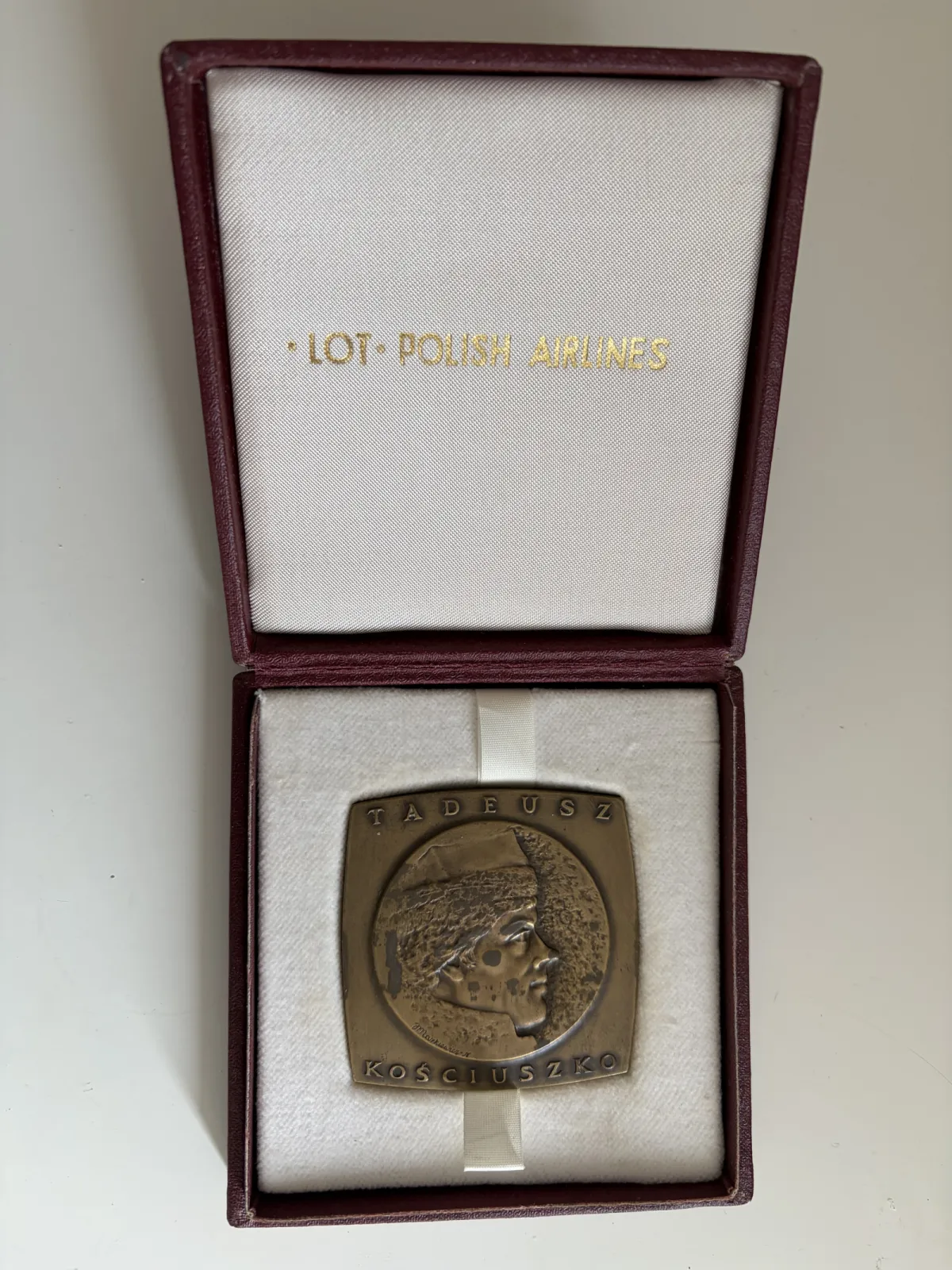 Medal / plakieta okolicznościowa PLL LOT „Tadeusz Kościuszko” IŁ-62 w oryginalnym etui