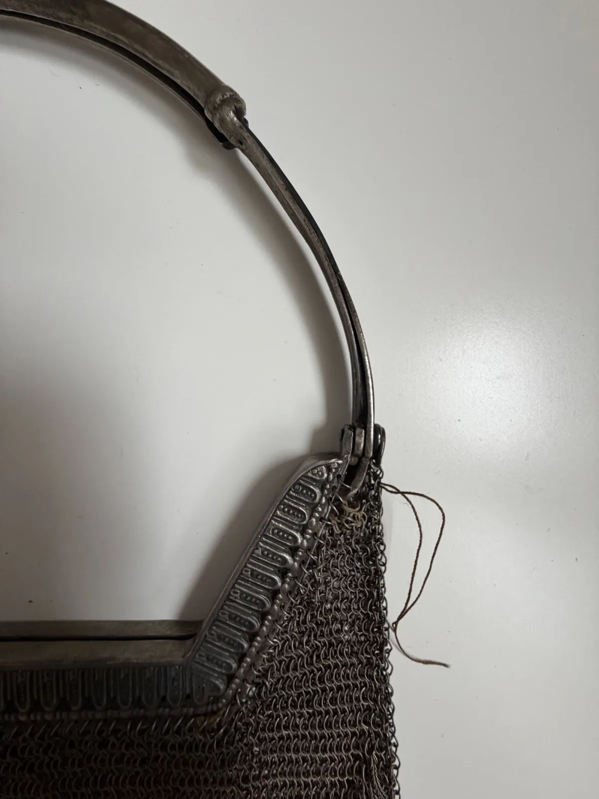 Zabytkowa torebka metalowa mesh purse z frędzlami, vintage, Art Déco