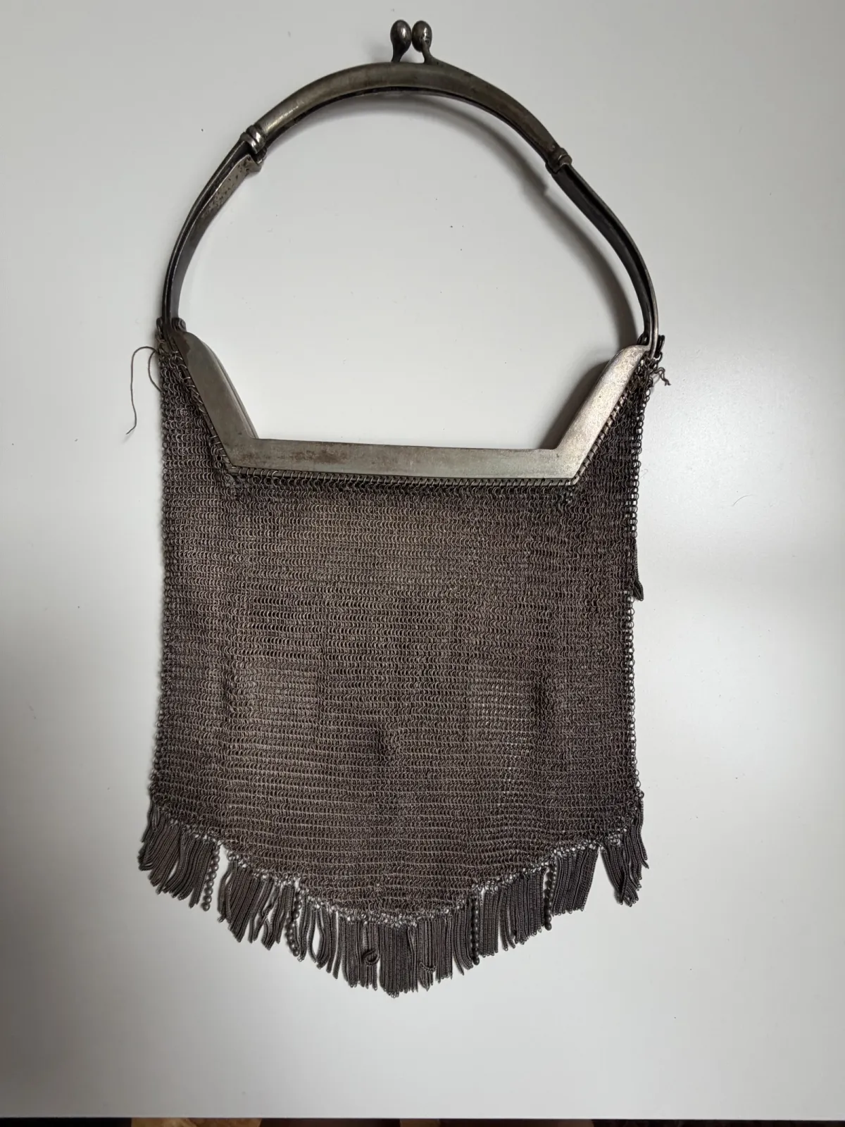 Zabytkowa torebka metalowa mesh purse z frędzlami, vintage, Art Déco
