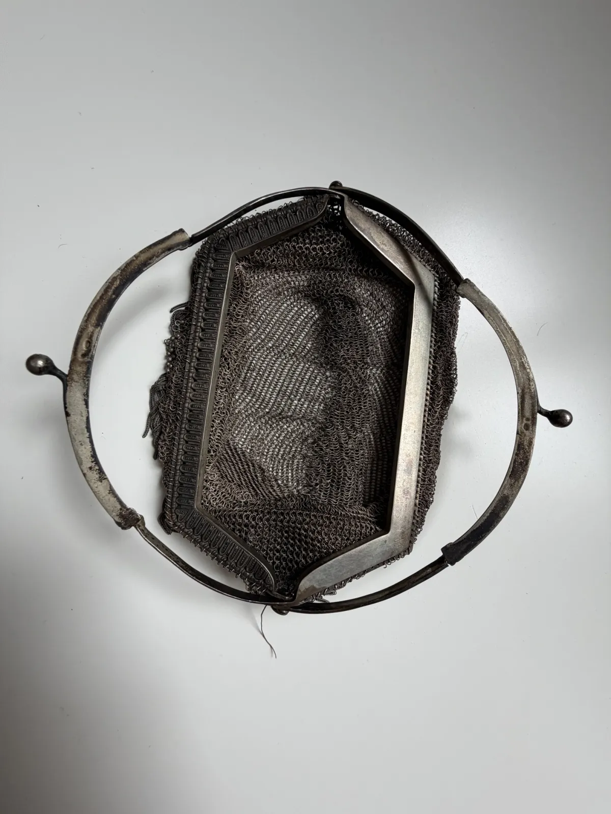 Zabytkowa torebka metalowa mesh purse z frędzlami, vintage, Art Déco