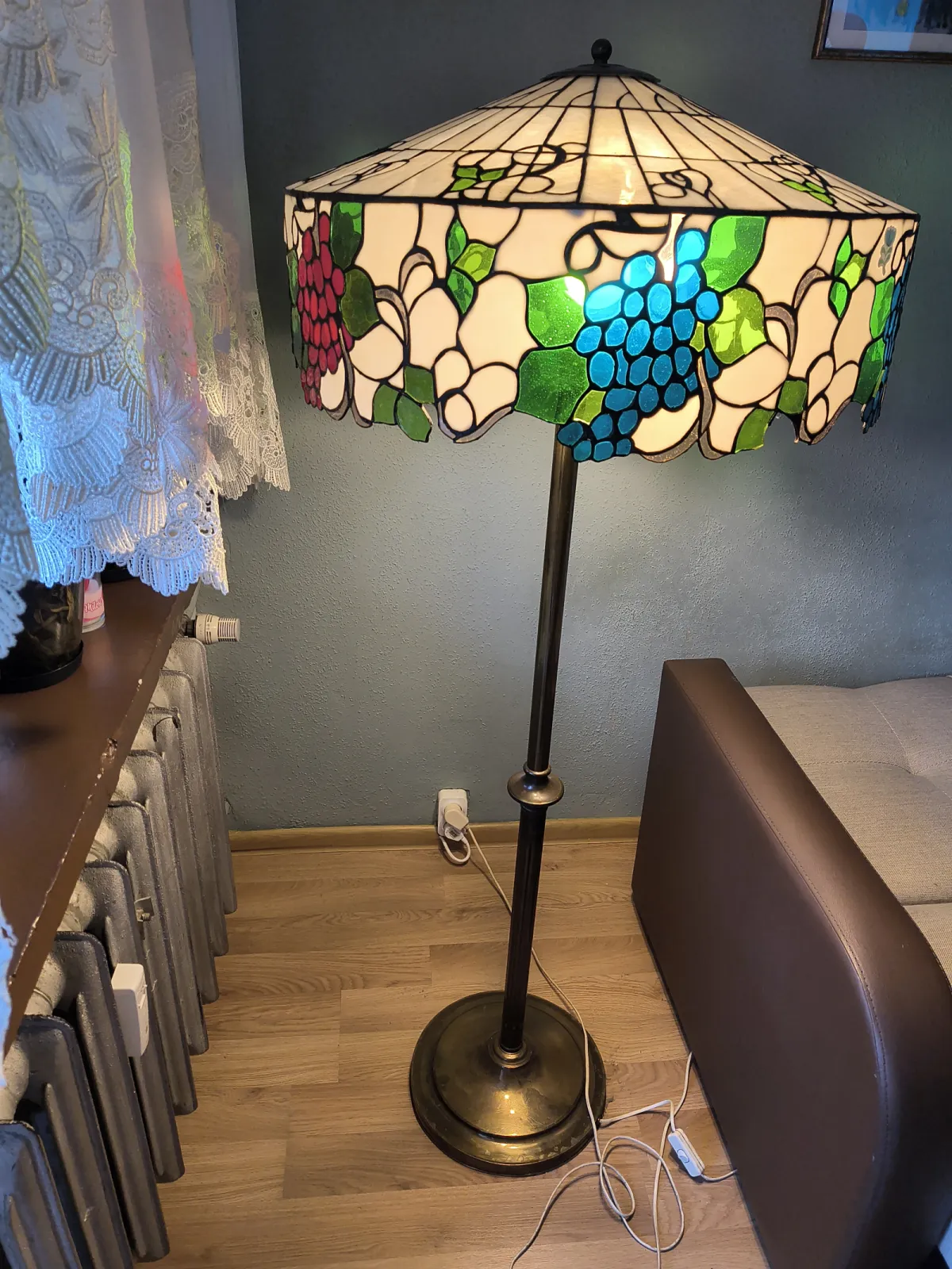 Ciężka mosiężna lampa