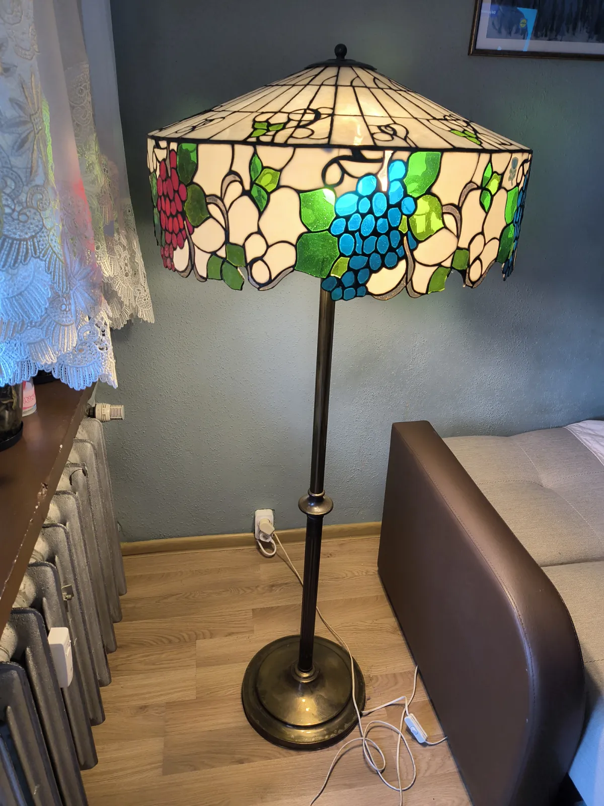 Ciężka mosiężna lampa