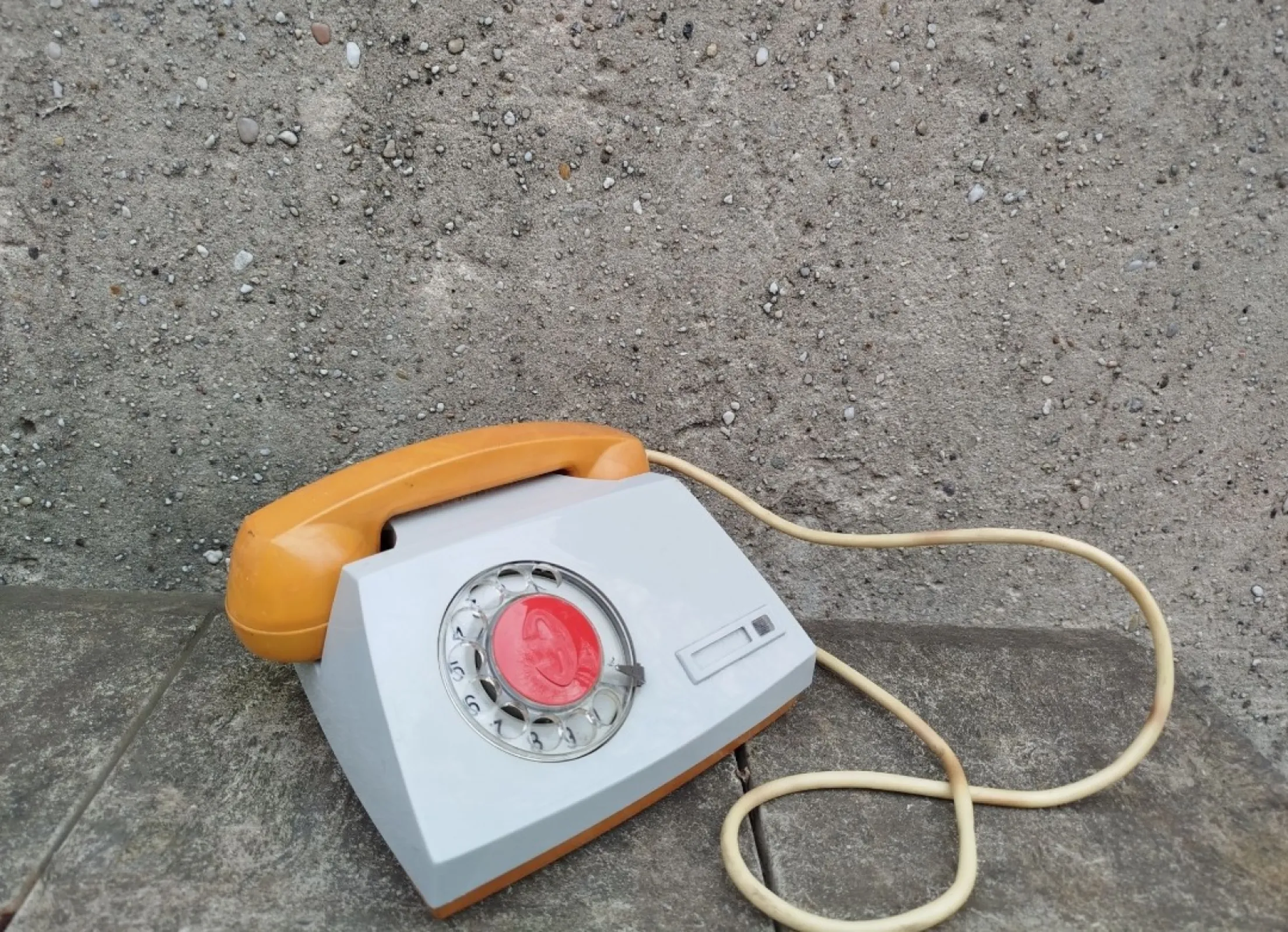 Legendarny radziecki telefon P-170 aparat łączności specjalnej
