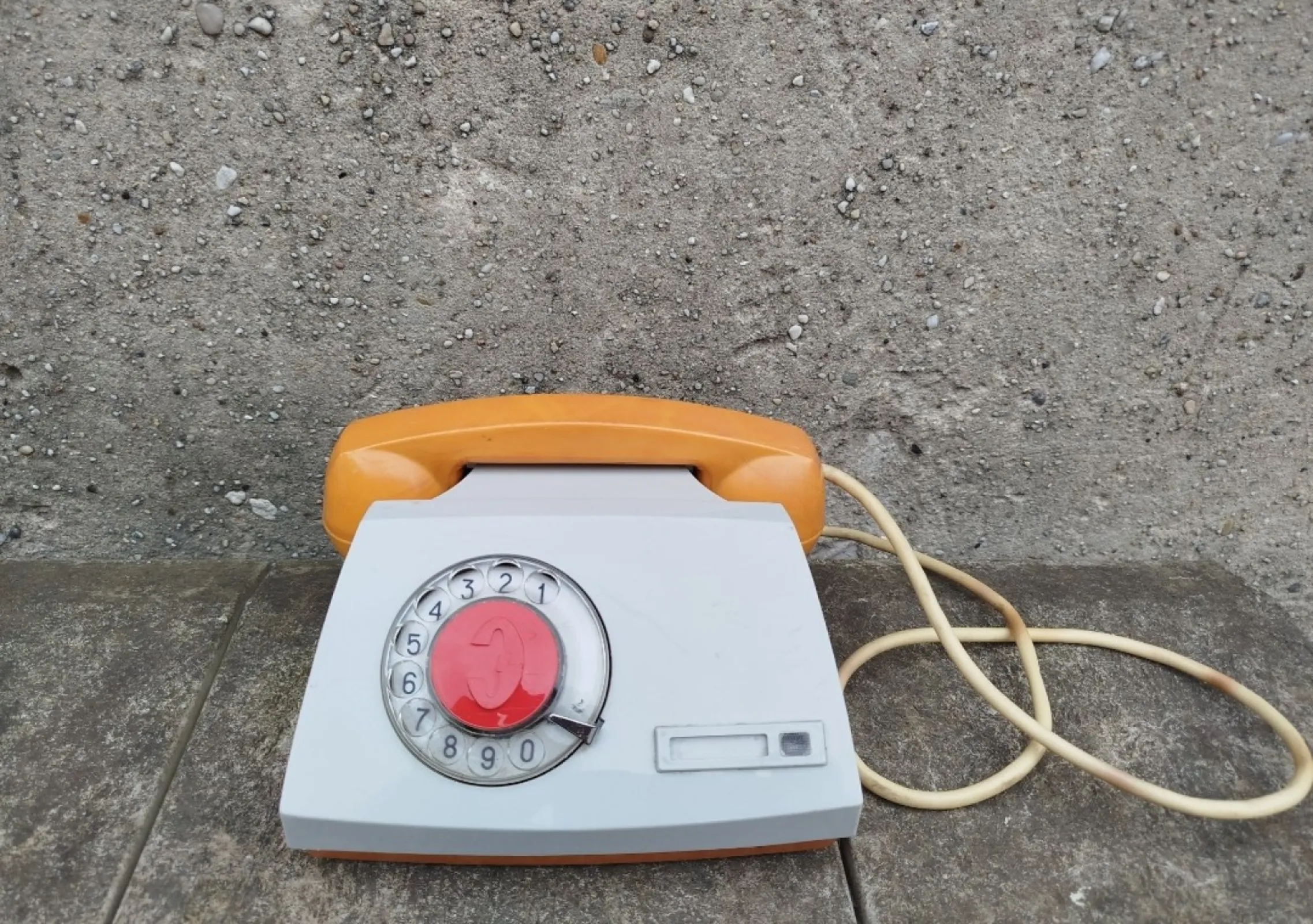 Legendarny radziecki telefon P-170 aparat łączności specjalnej