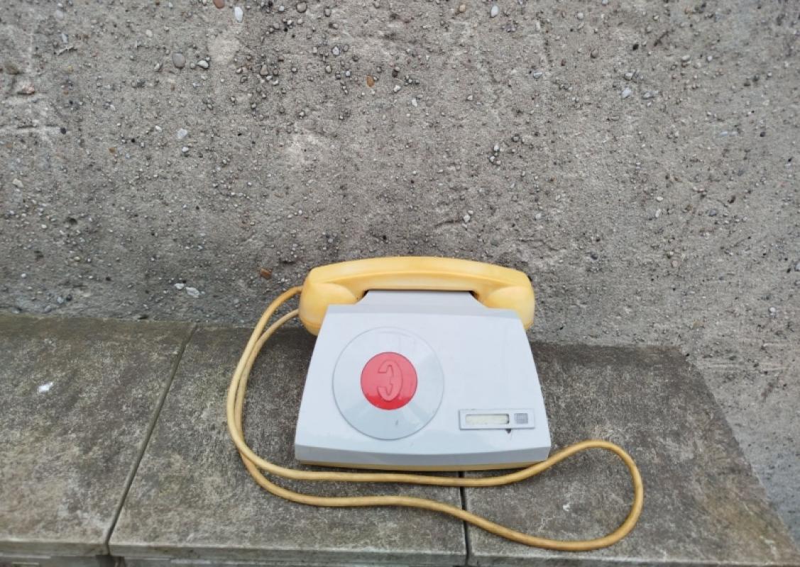 Legendarny radziecki telefon P-170 aparat łączności specjalnej
