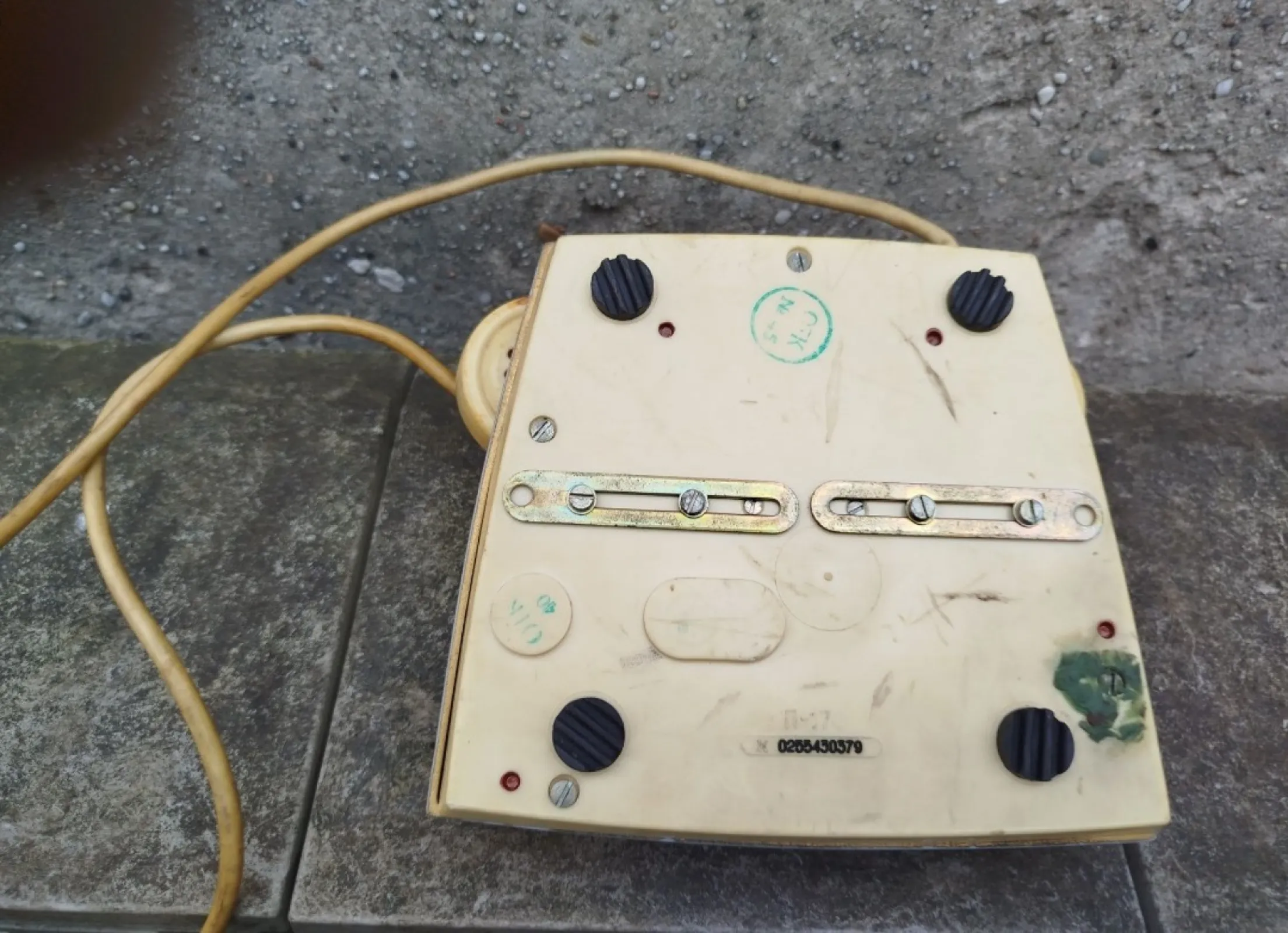 Legendarny radziecki telefon P-170 aparat łączności specjalnej