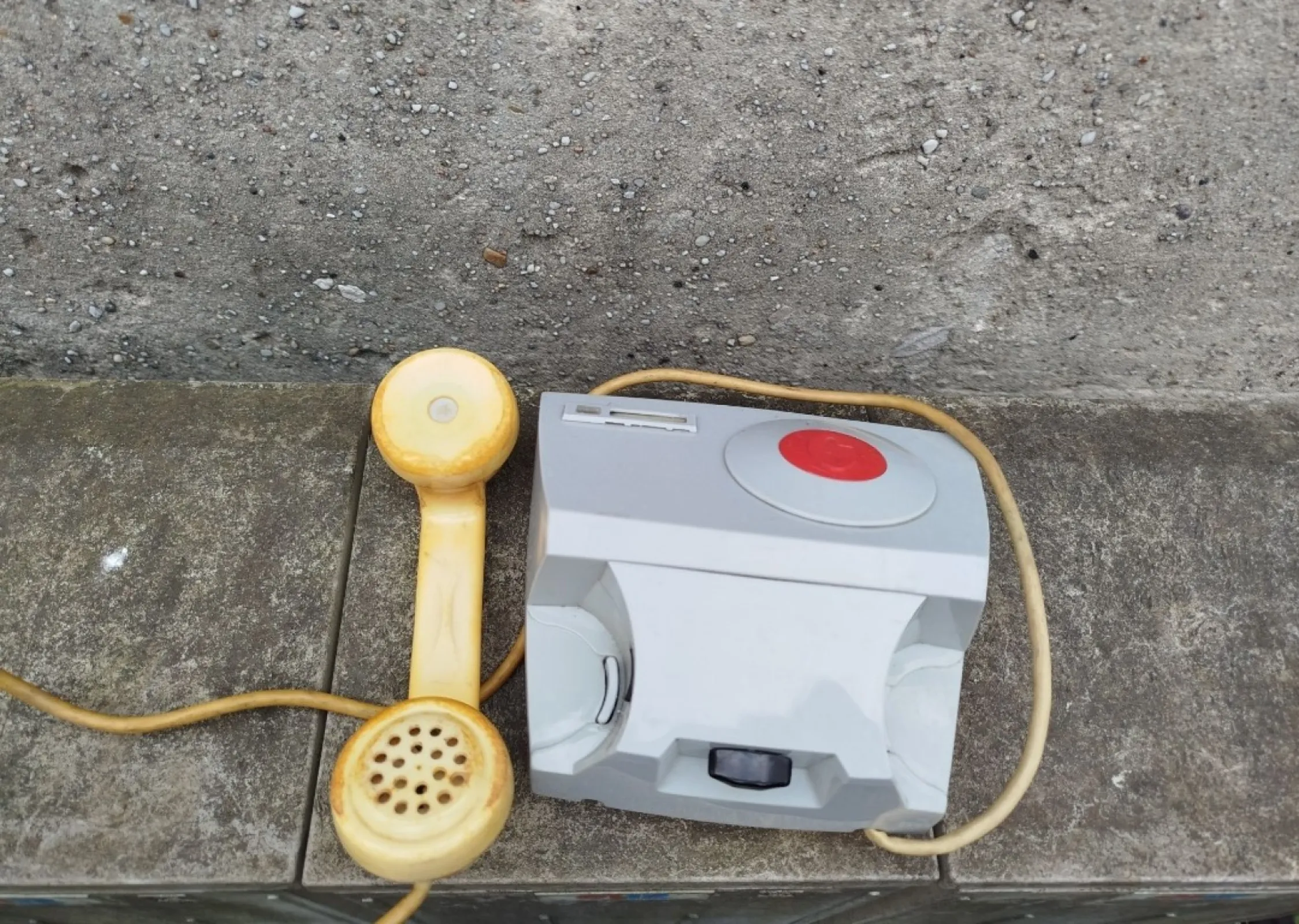 Legendarny radziecki telefon P-170 aparat łączności specjalnej