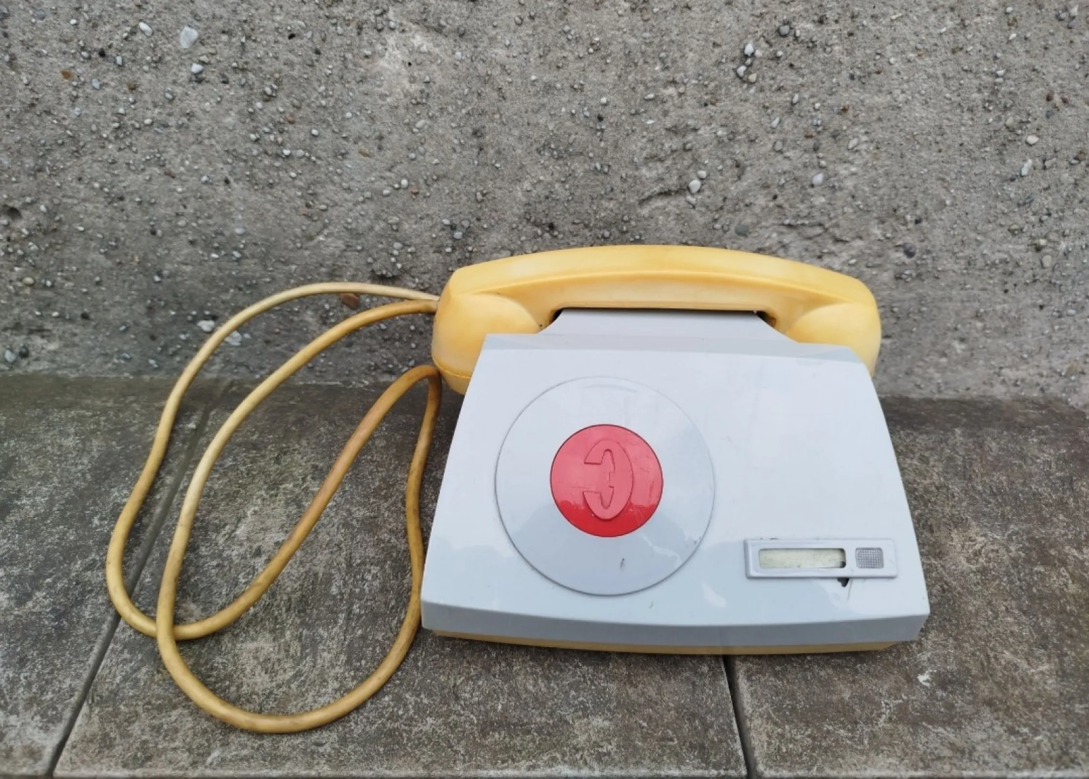 Legendarny radziecki telefon P-170 aparat łączności specjalnej