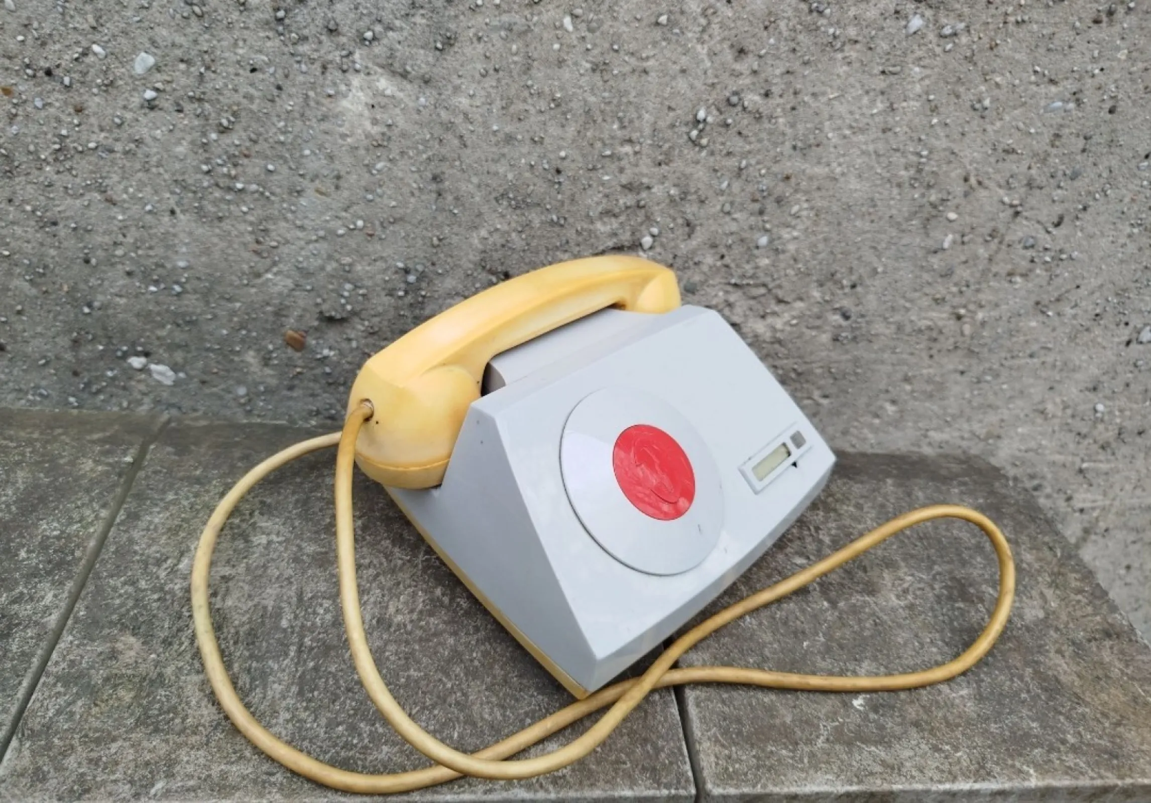 Legendarny radziecki telefon P-170 aparat łączności specjalnej