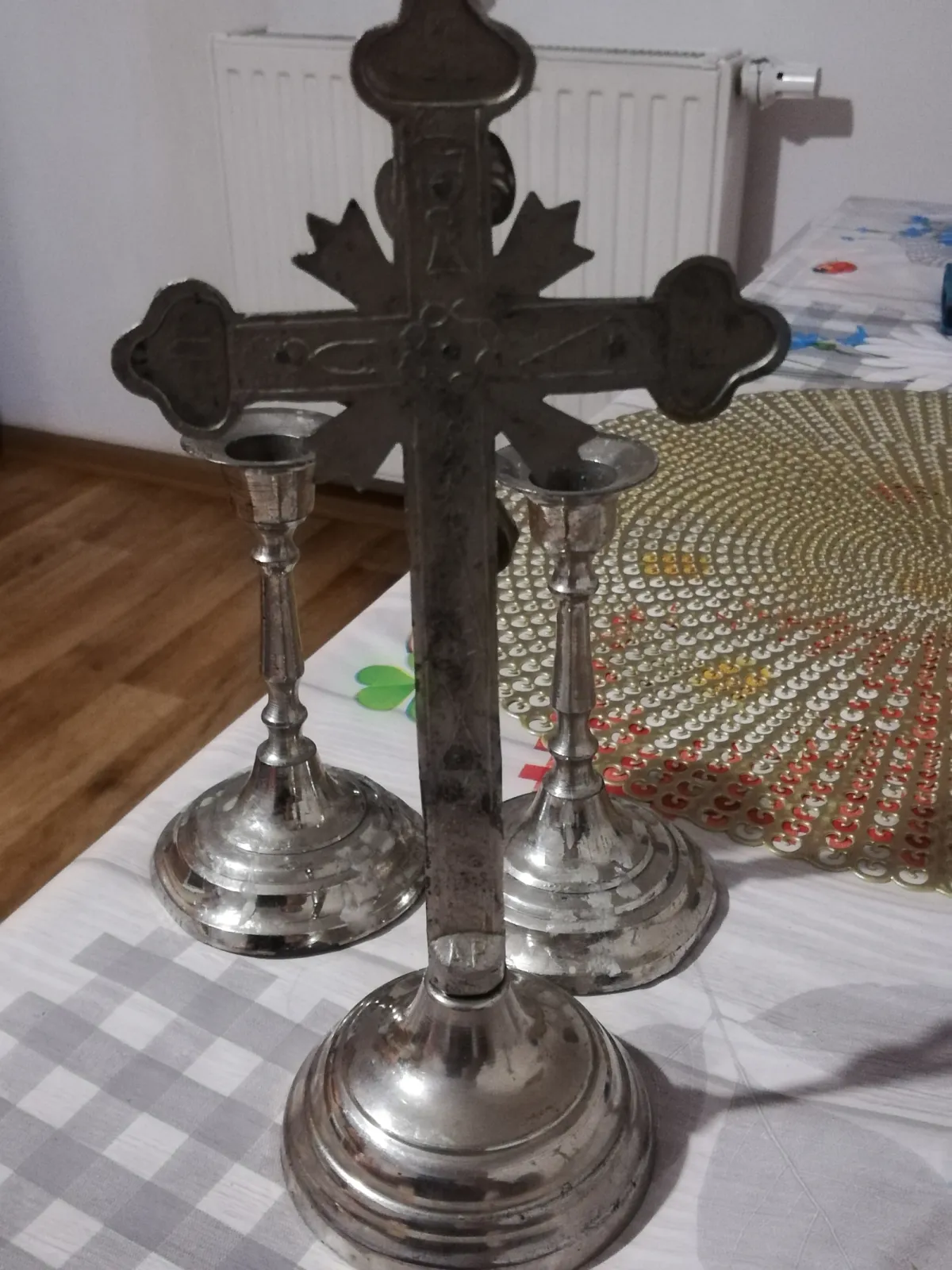 Stary komplet kolędowy ARS Christiana PRL – krucyfiks + 2 świeczniki